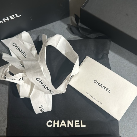 Chanel Quilted Calfskin 19 Wallet - Picture 15 of 15